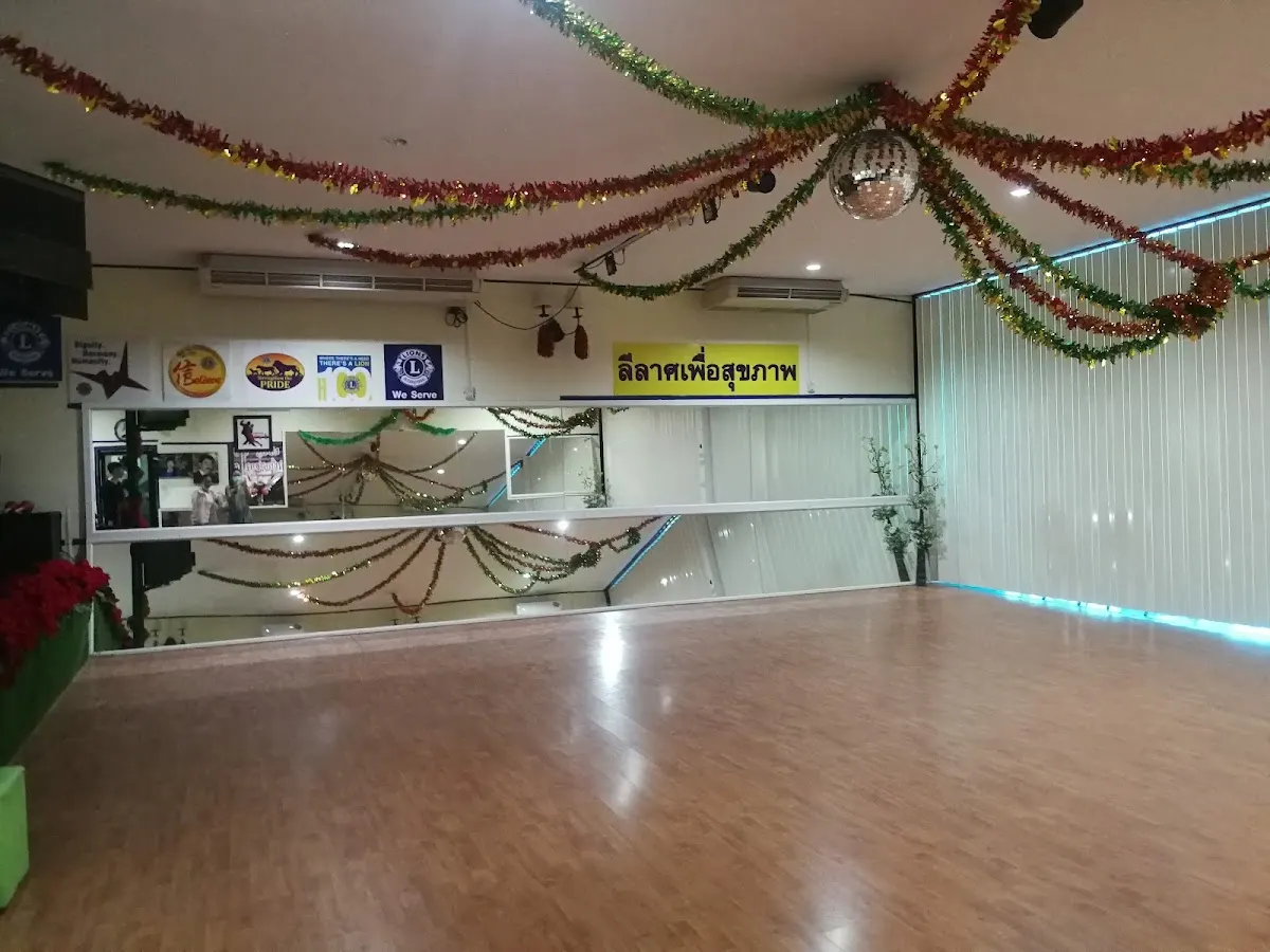 ฟลอร์รัชตา สอนเต้นลีลาศ .Ballroom Dance studio in Chiang Mai