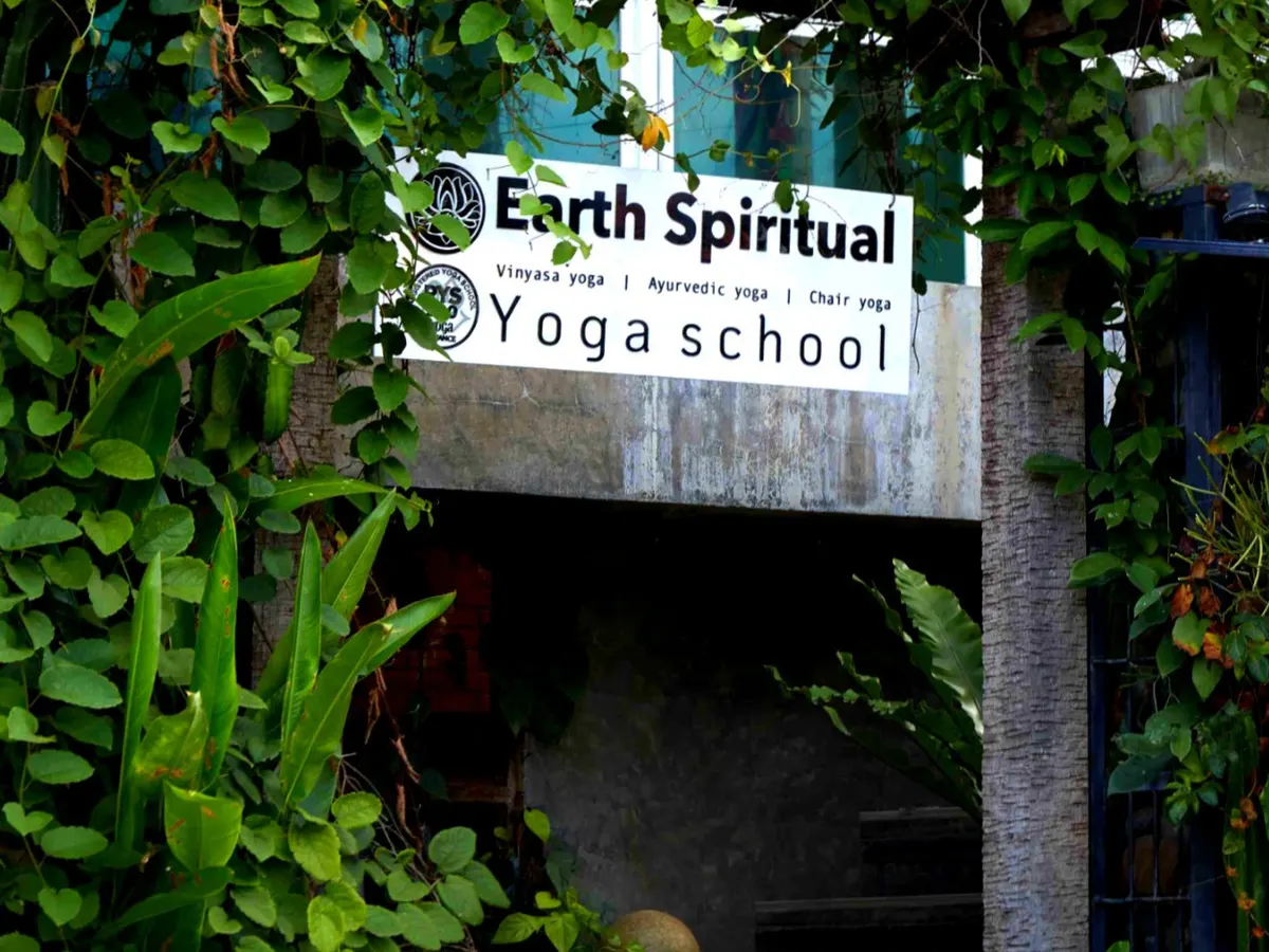 Earth Yoga School in Chiang Mai