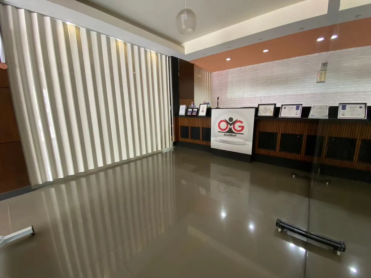 OMG Academy สถาบันสอนเต้นเชียงใหม่ in Chiang Mai