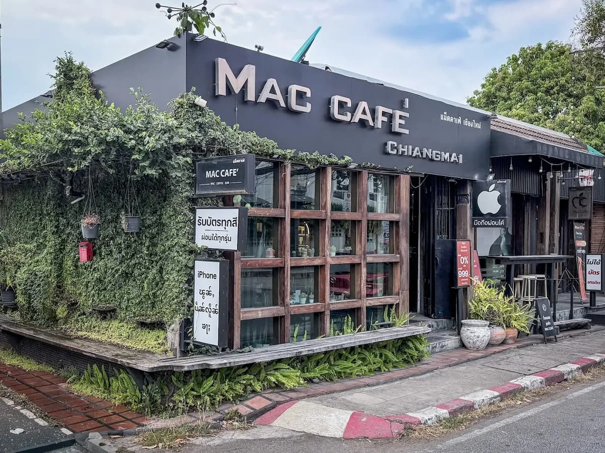 Mac Cafe Santitham in Chiang Mai