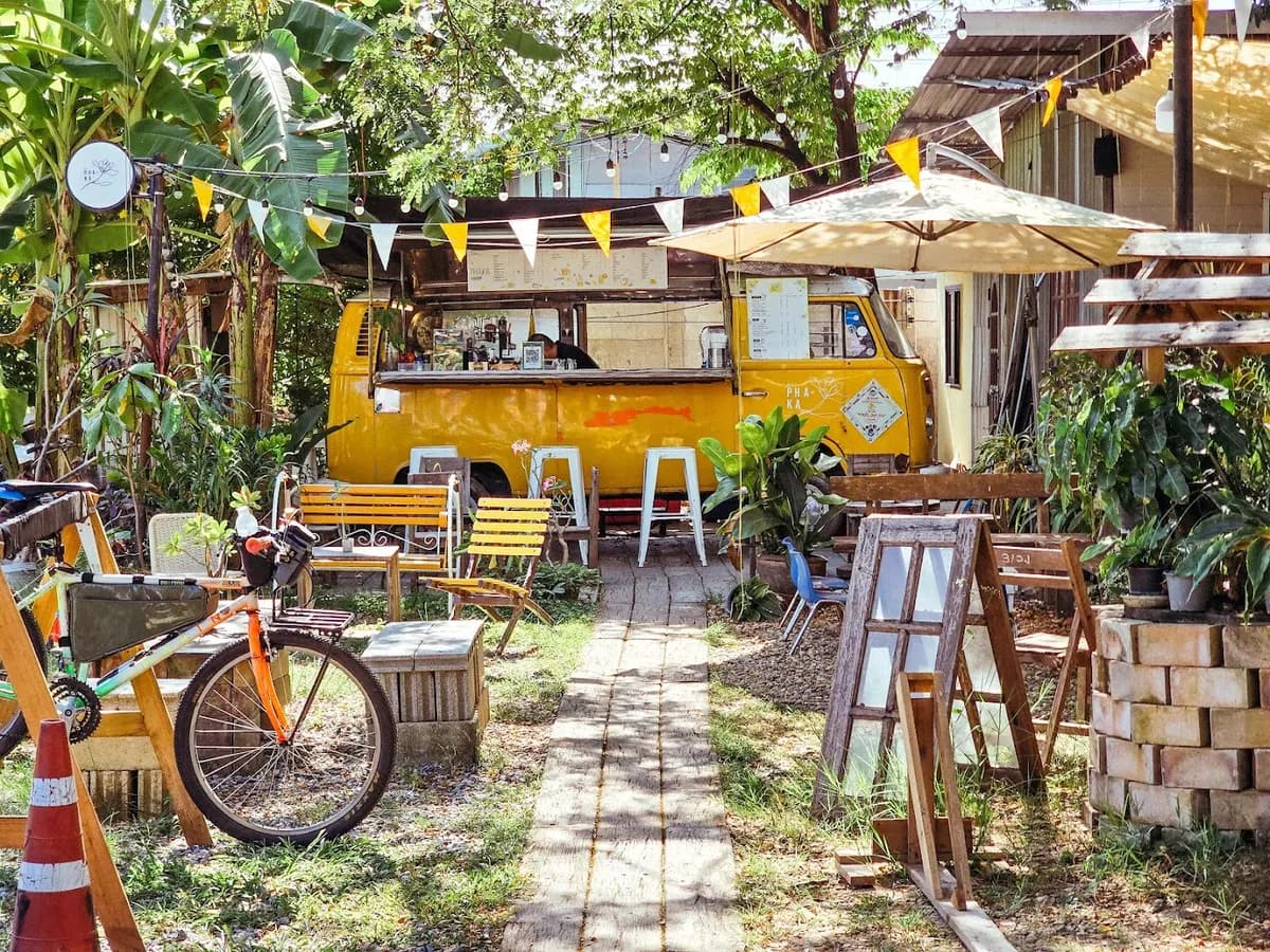 ร้านผกา Phaka in Chiang Mai